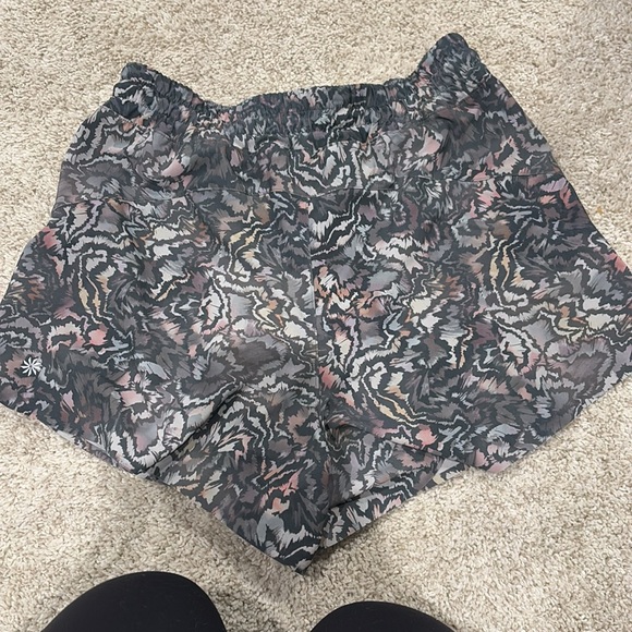 EUC Athleta Crossroads Shorts - XS - Picture 6 of 9